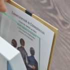 Szülőköszöntő képkeret - Ifjú pár és Örömszülők / Nagyszülők